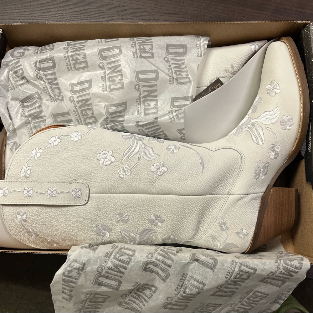Dingo 1969 White Love Bug Boots - size 10 NIB - Picture 2 of 5